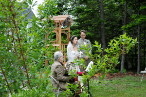 bride sings a song during ceremony