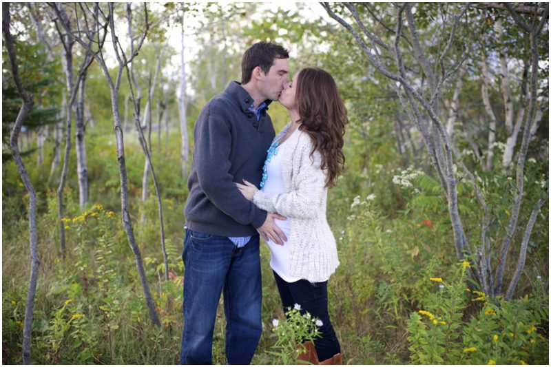 Fall maternity photos in a field in maine