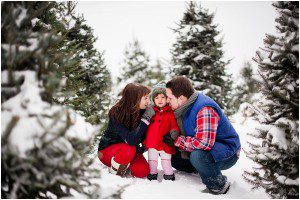 Christmas tree farm family photos by Danielle Brady Photography
