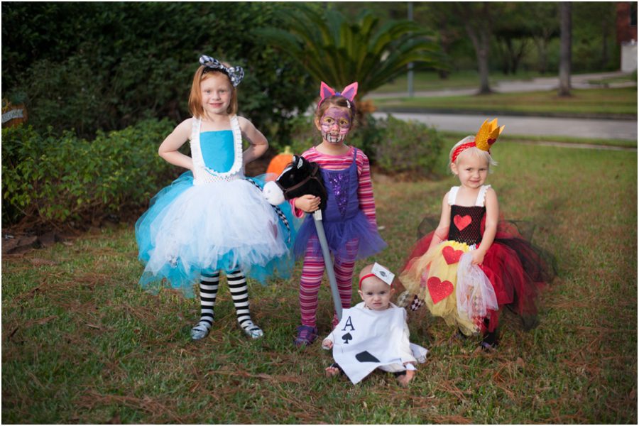 Alice in Wonderland Halloween costumes